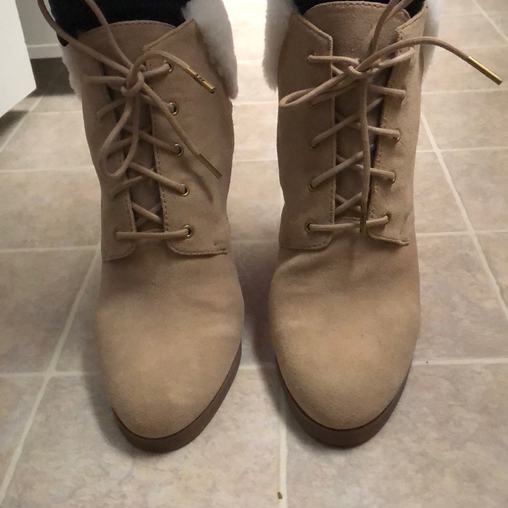 New Michael Kors Leather Wedge Heel Shoe in Tan - Picture 2 of 11
